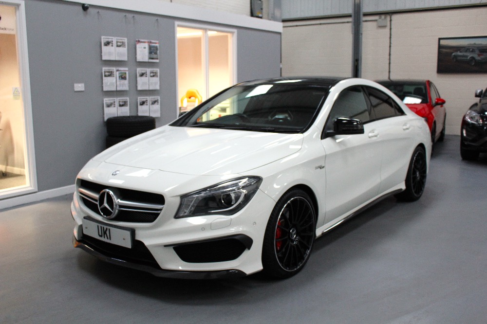 Мерседес cla масло. Мерседес CLA 180 2014. Mercedes CLA class 2014. Mercedes-Benz CLA 250 2014 белый. Mercedes-Benz CLA 2014 White.